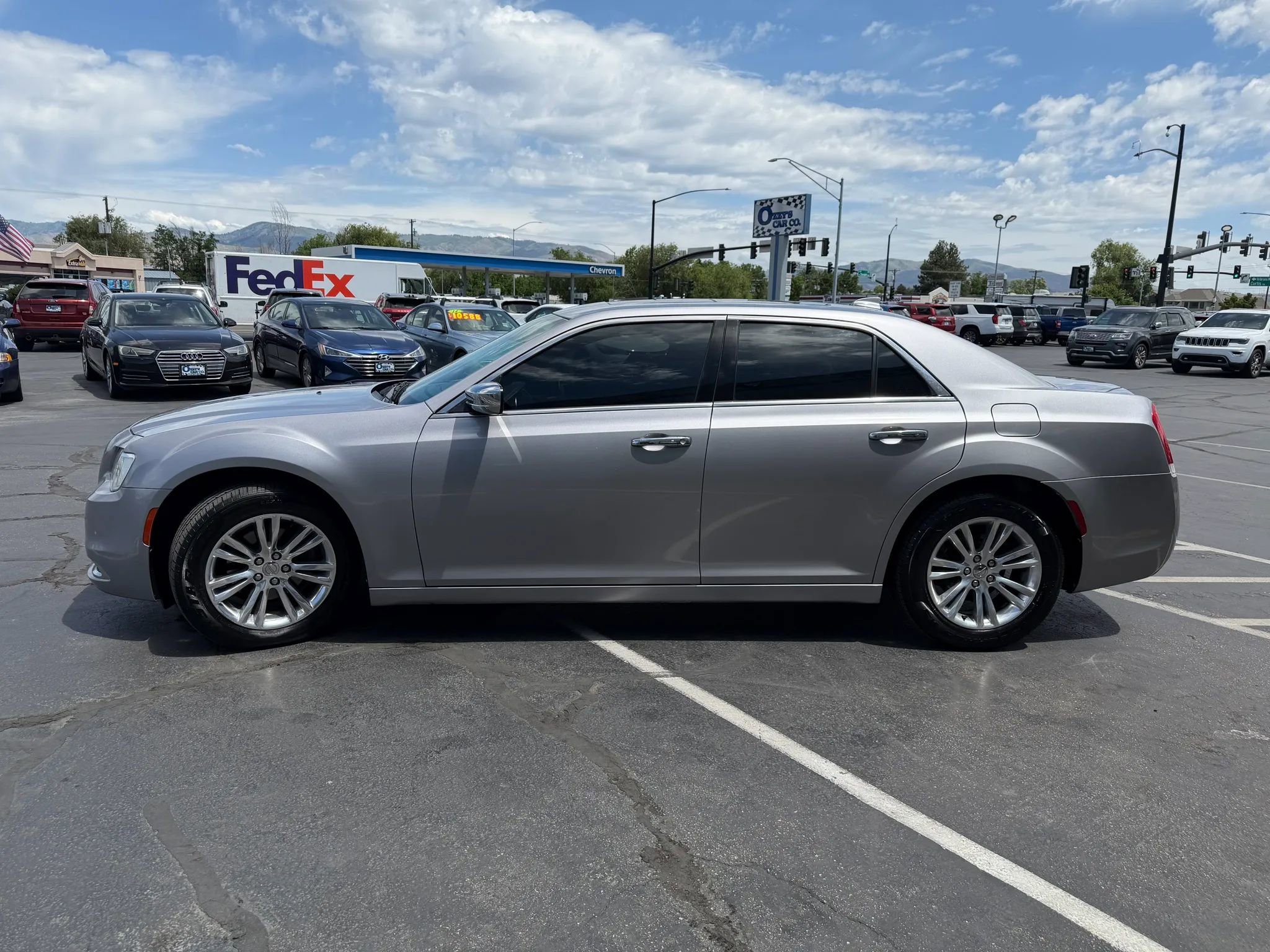Used 2016 Chrysler 300 C RWD image 4