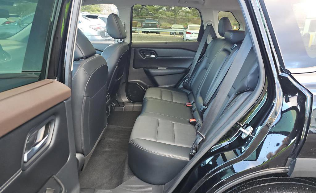 Certified 2023 Nissan Rogue SV w/ SV Premium B Package image 9