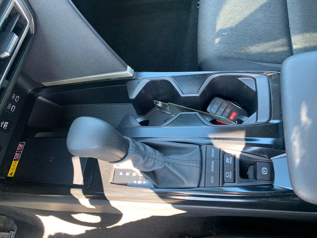 Used 2025 Toyota Camry LE FWD image 24