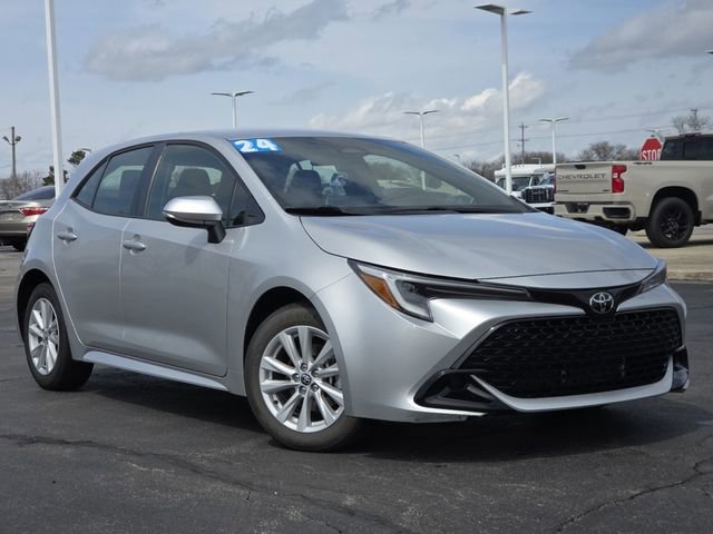 Used 2024 Toyota Corolla SE image 2