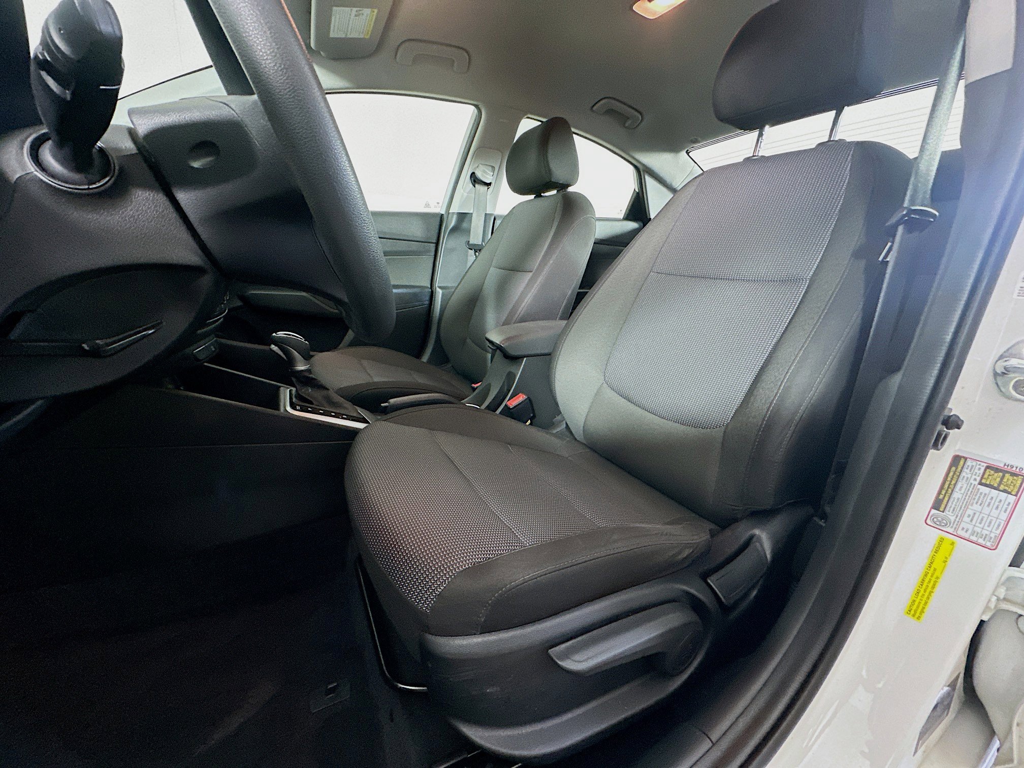 Used 2022 Hyundai Accent SEL FWD image 13
