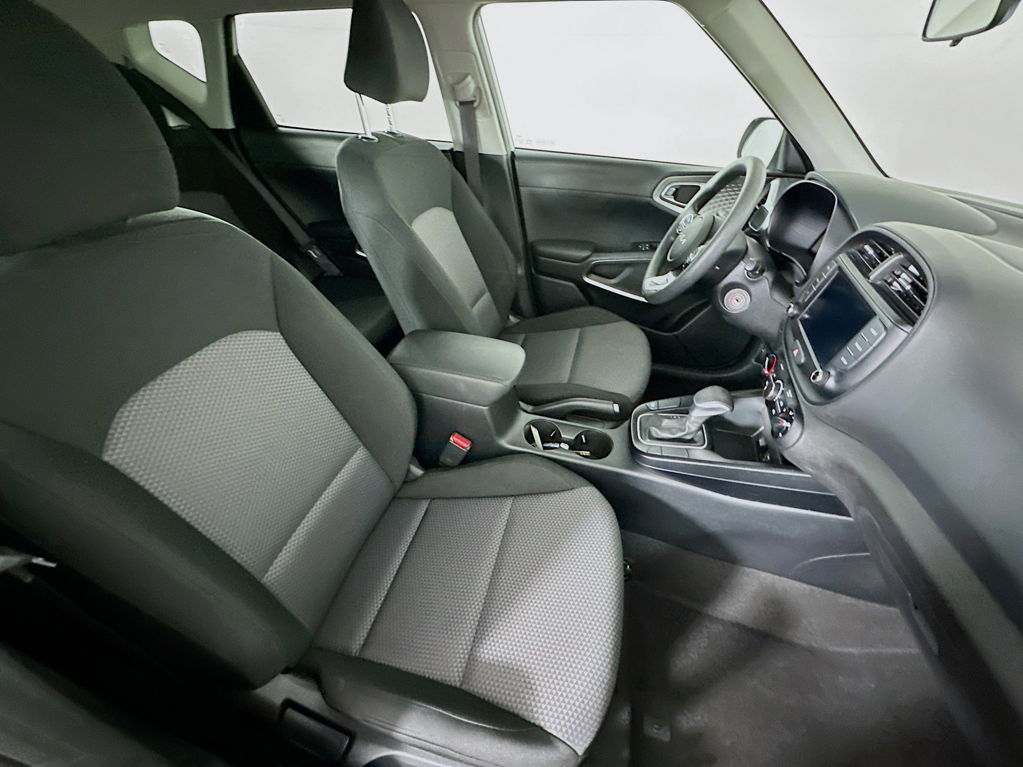 Used 2025 Kia Soul LX w/ LX Technology Package image 29