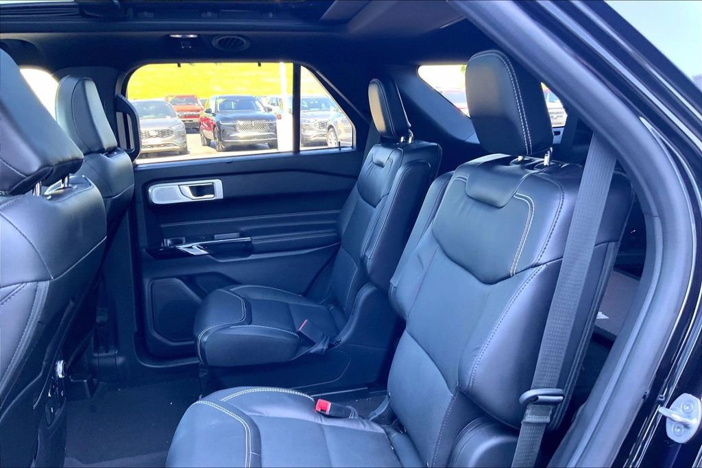 Used 2022 Ford Explorer ST w/ Equipment Group 401A AWD/4WD image 11