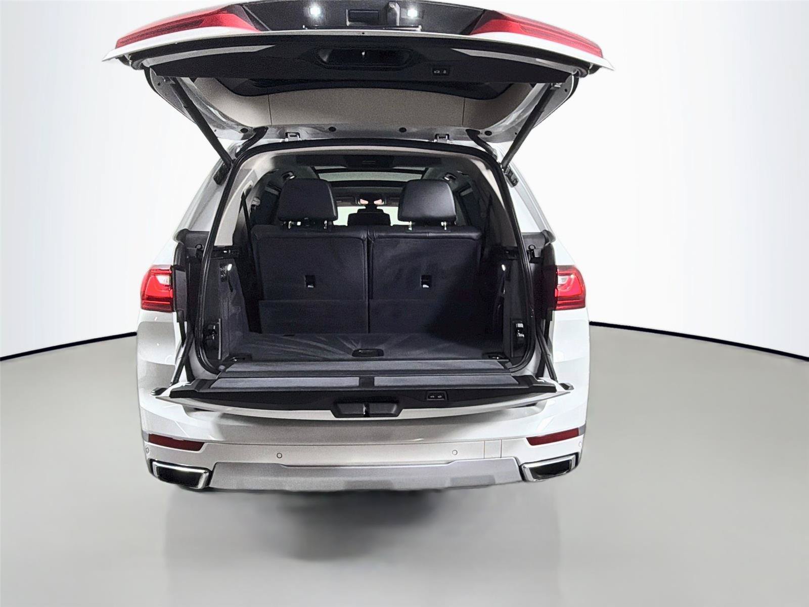 Used 2020 BMW X7 xDrive40i w/ Premium Package AWD/4WD image 26