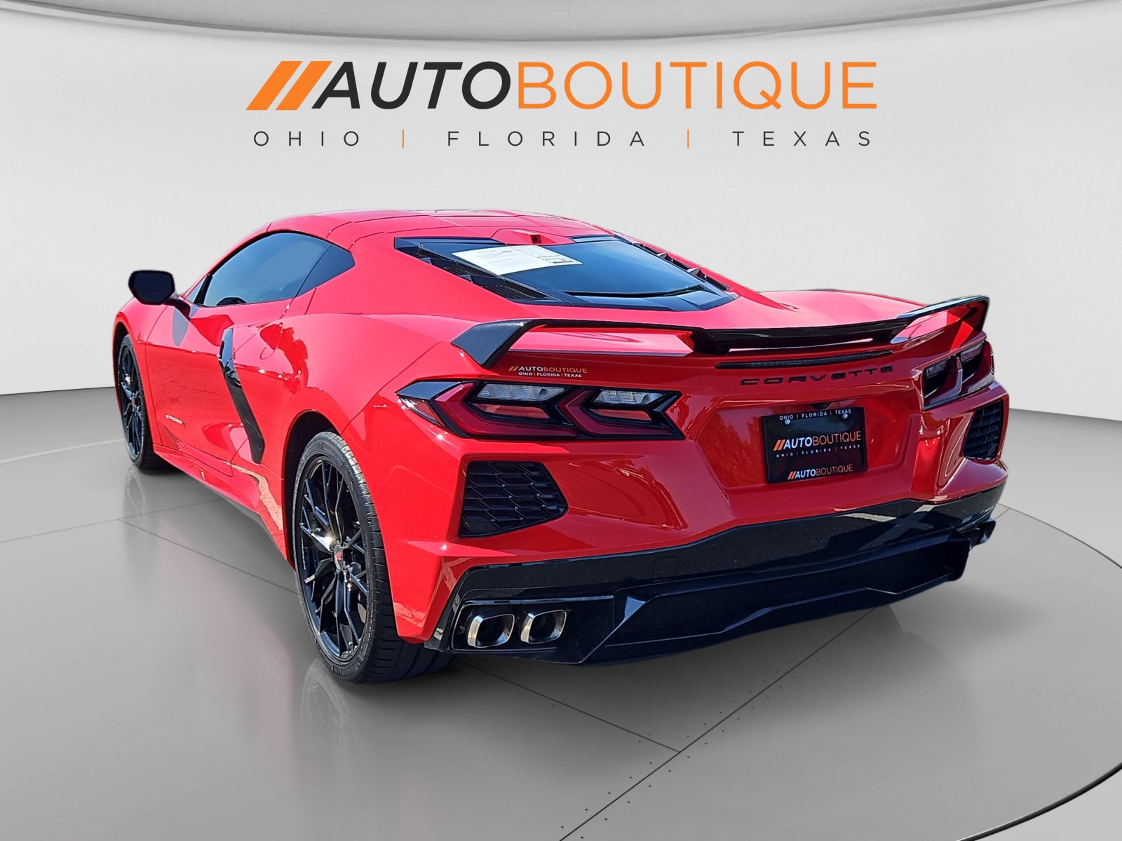 Used 2024 Chevrolet Corvette Stingray Preferred Cpe w/ Z51 Performance Package RWD image 3