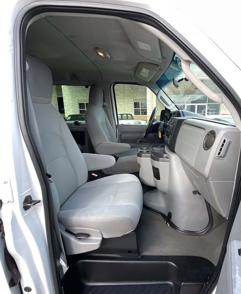 Used 2009 Ford E-350 and Econoline 350 XLT image 25