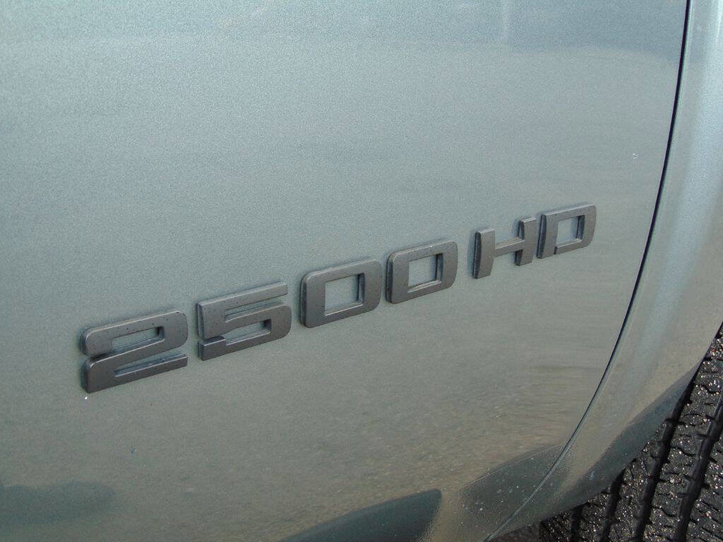 Used 2013 Chevrolet Silverado 2500 LT w/ Interior Plus Package image 18