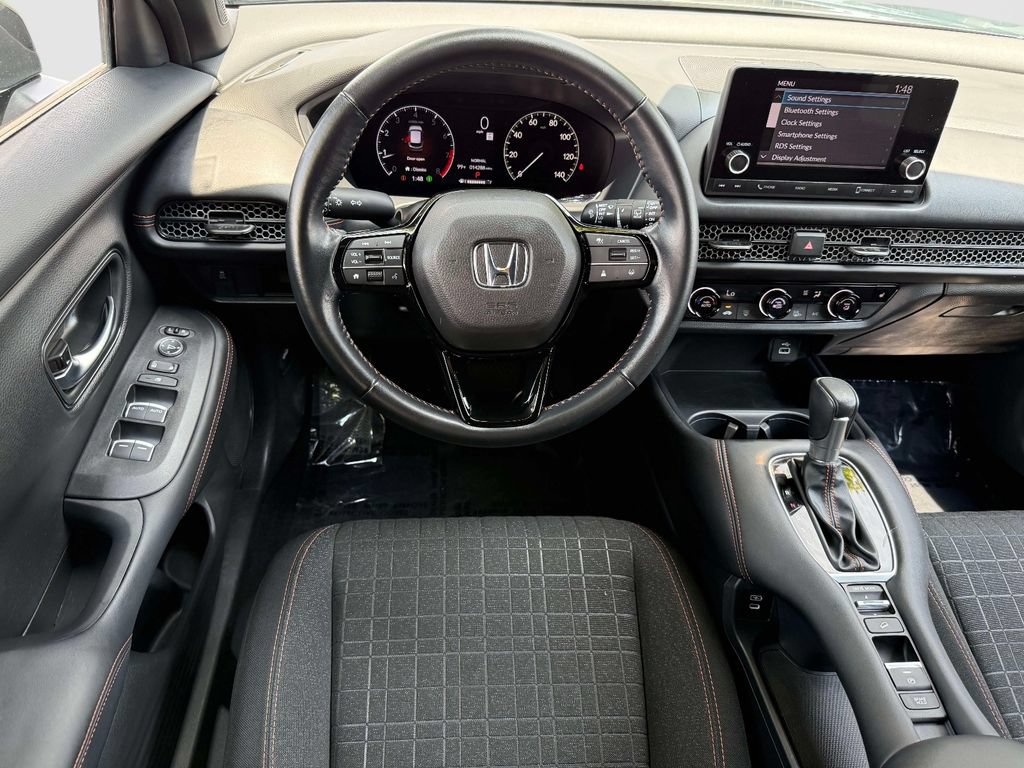 Used 2025 Honda HR-V Sport image 11