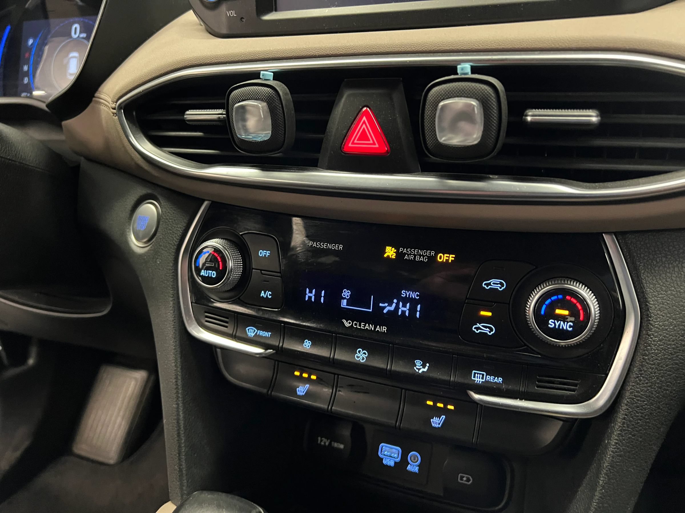 Used 2019 Hyundai Santa Fe SEL AWD/4WD image 23