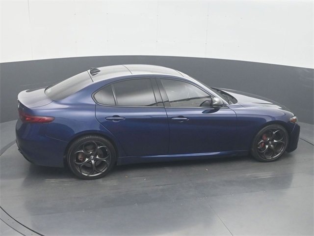 Used 2019 Alfa Romeo Giulia Base image 25