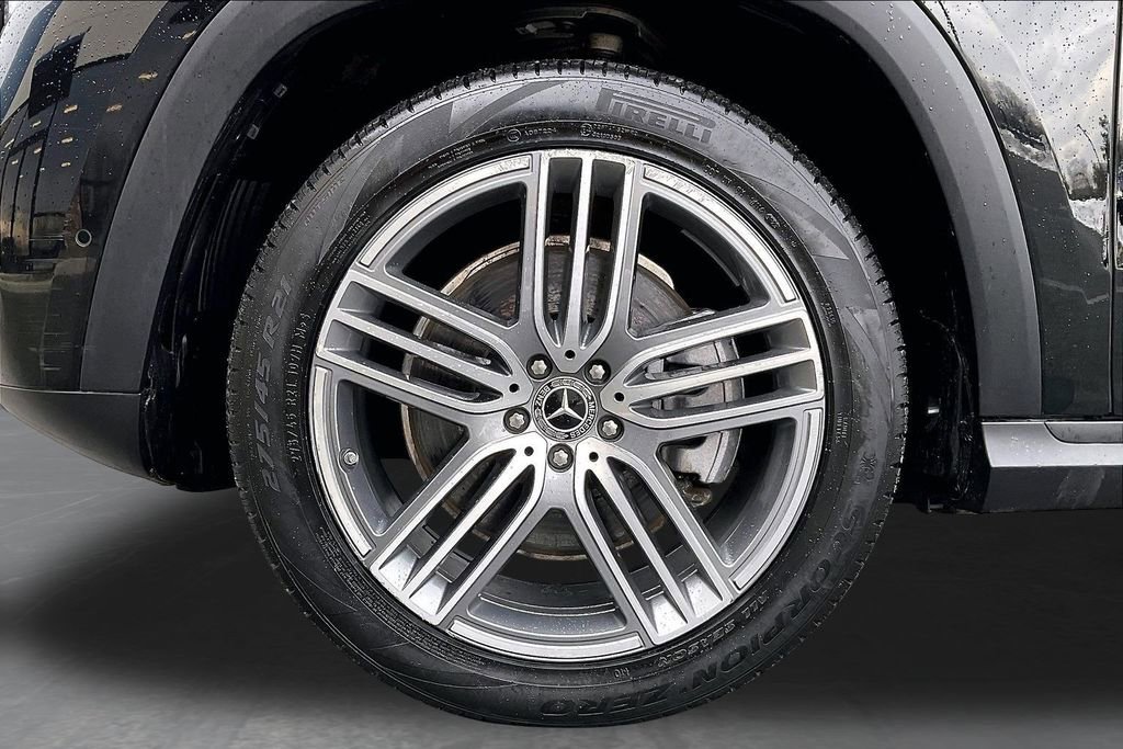 Used 2024 Mercedes-Benz GLS 450 4MATIC image 35