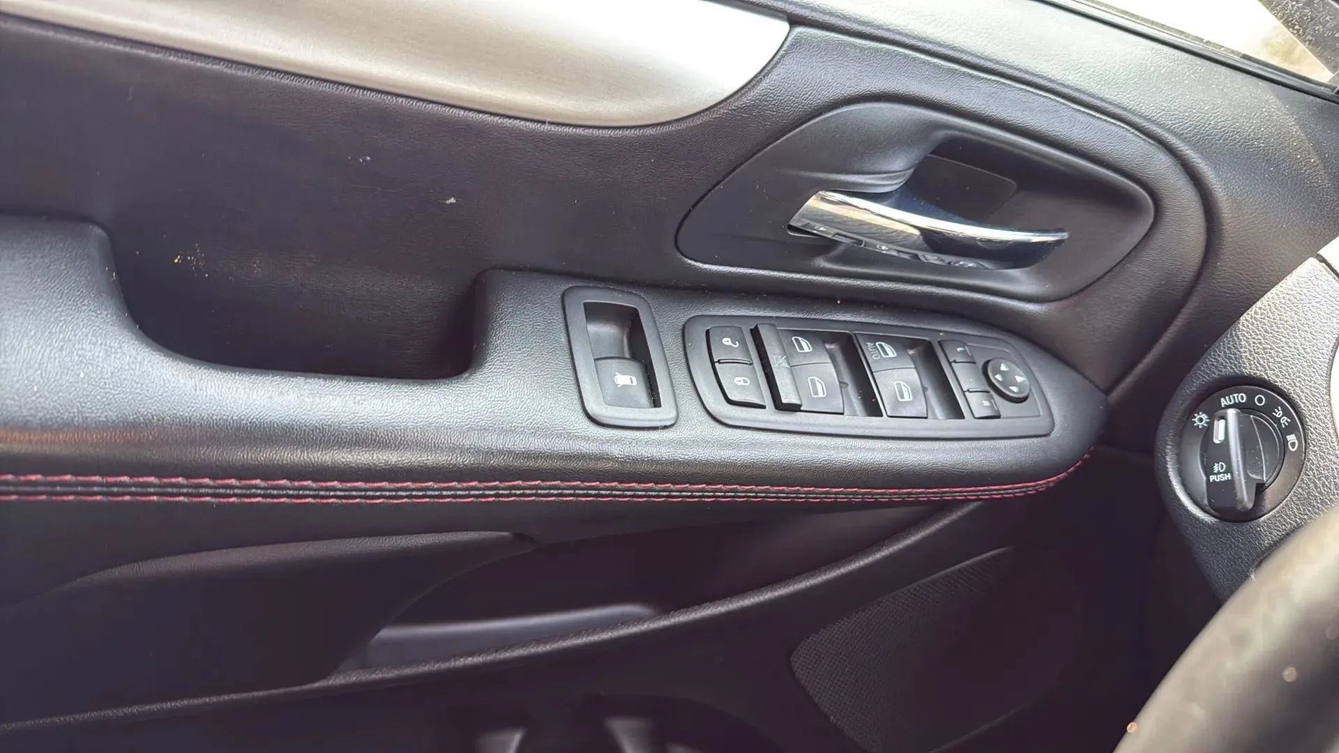 Used 2020 Dodge Grand Caravan GT image 21