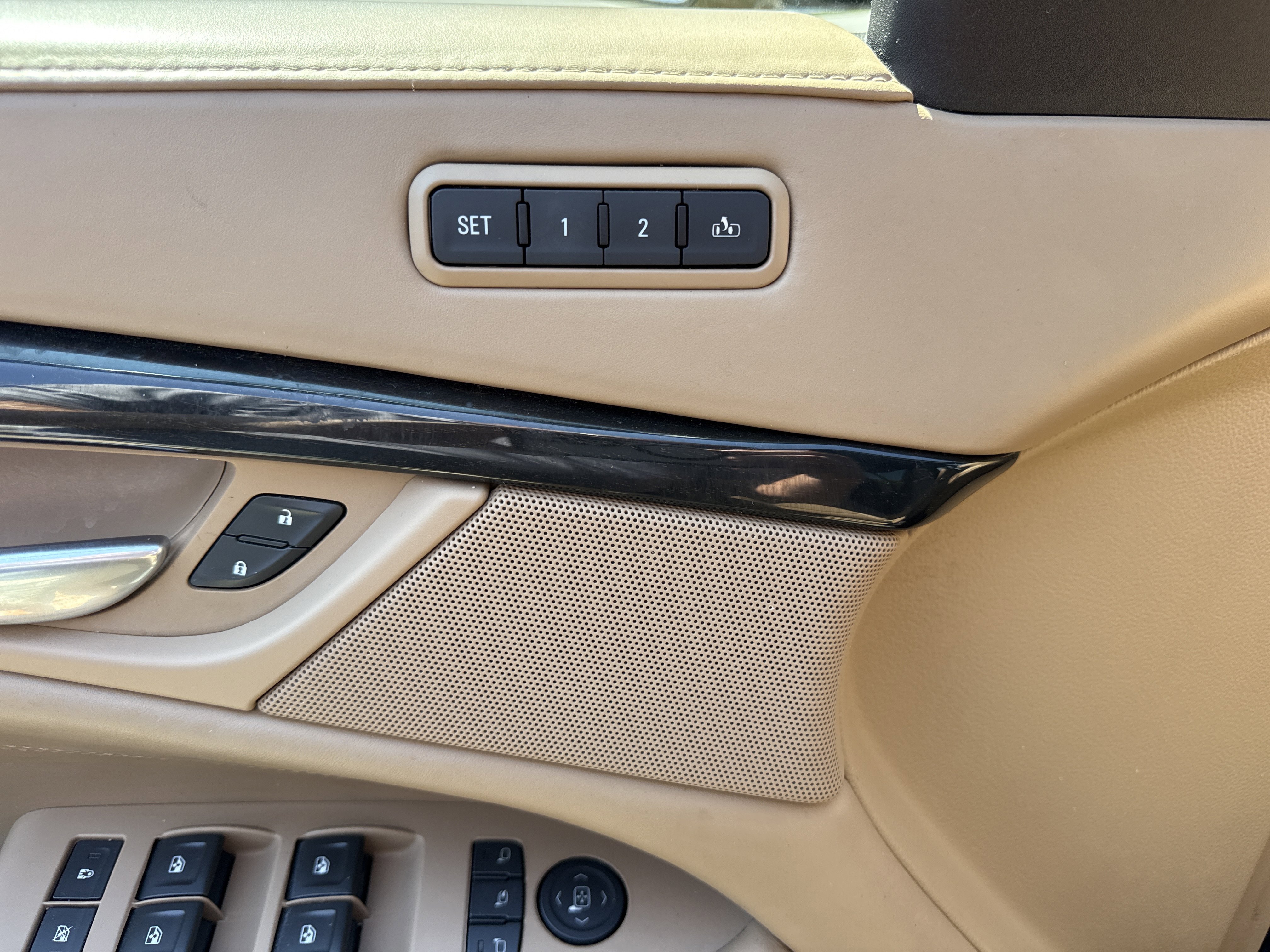 Used 2018 Cadillac Escalade ESV Platinum image 36