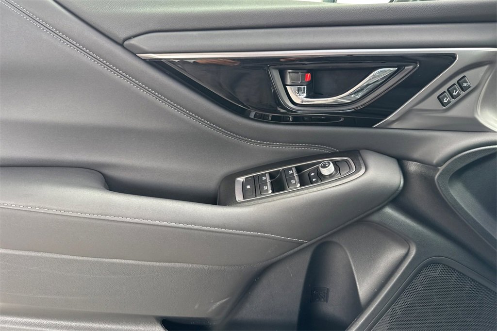 Used 2025 Subaru Outback Limited image 15