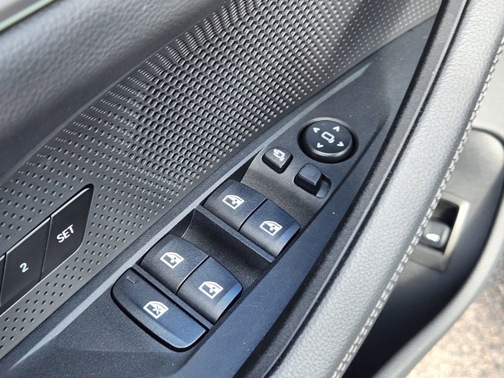 Certified 2025 BMW i4 xDrive40i w/ Parking Assistance Package image 24