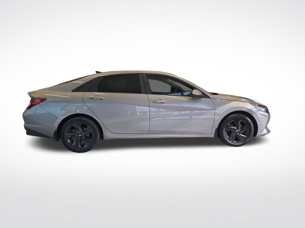 Used 2022 Hyundai Elantra SEL FWD image 7