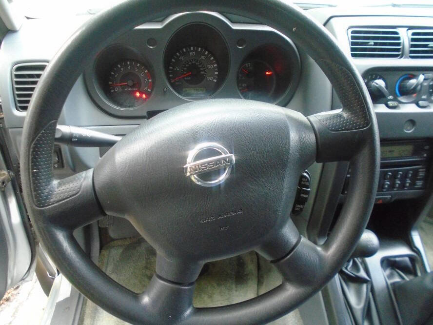 Used 2002 Nissan Frontier XE AWD/4WD image 12