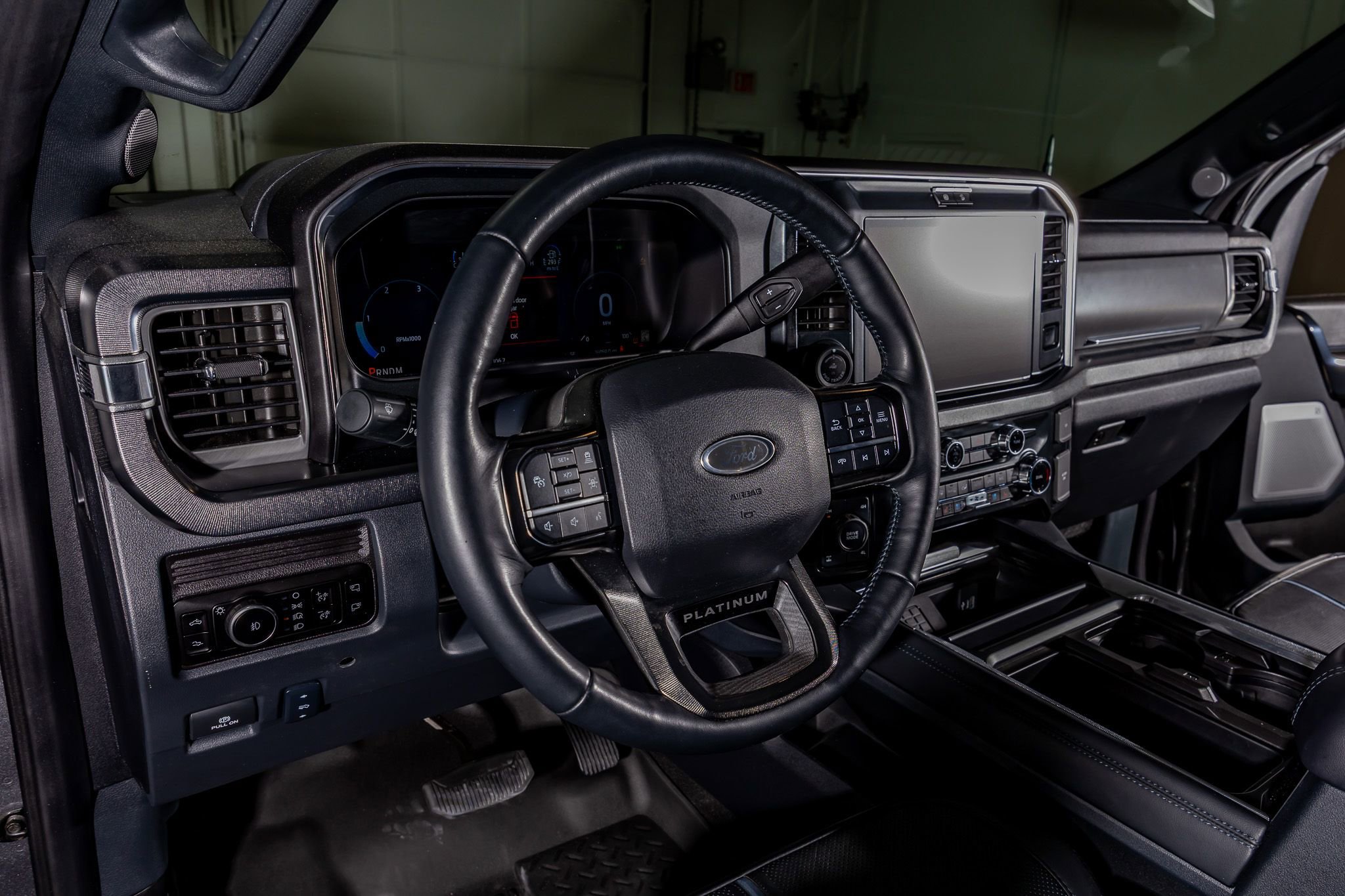 Used 2025 Ford F350 Platinum w/ FX4 Off-Road Package AWD/4WD image 16