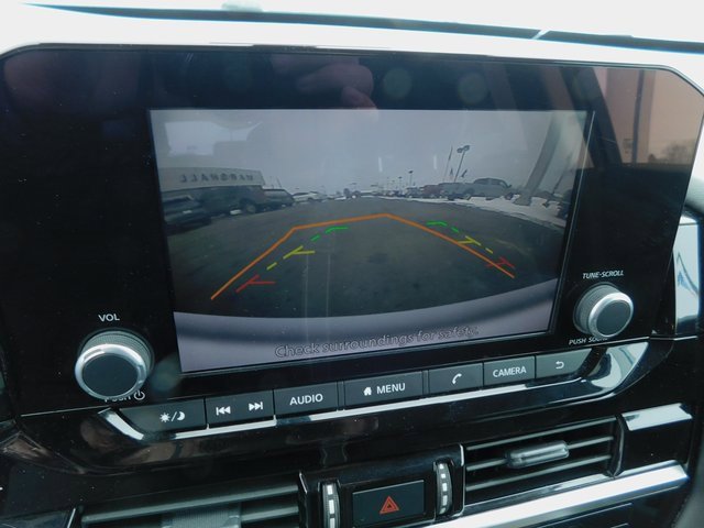 Used 2024 Nissan Pathfinder SV image 33