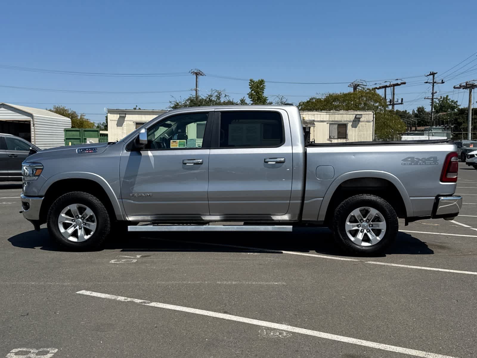 Used 2022 RAM 1500 Laramie w/ Off Road Group AWD/4WD image 9