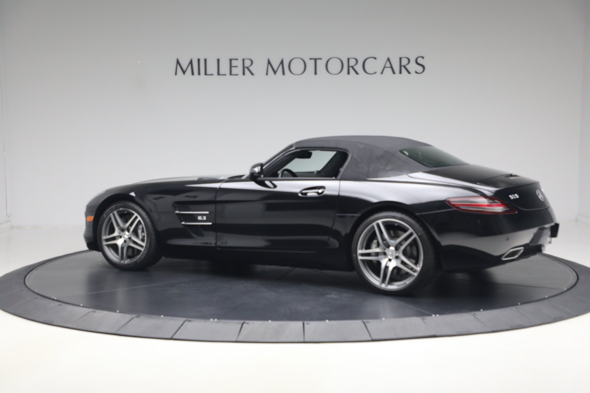 Used 2012 Mercedes-Benz SLS AMG Roadster image 24