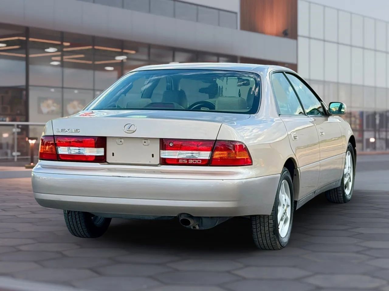 Used 2000 Lexus ES 330 image 10