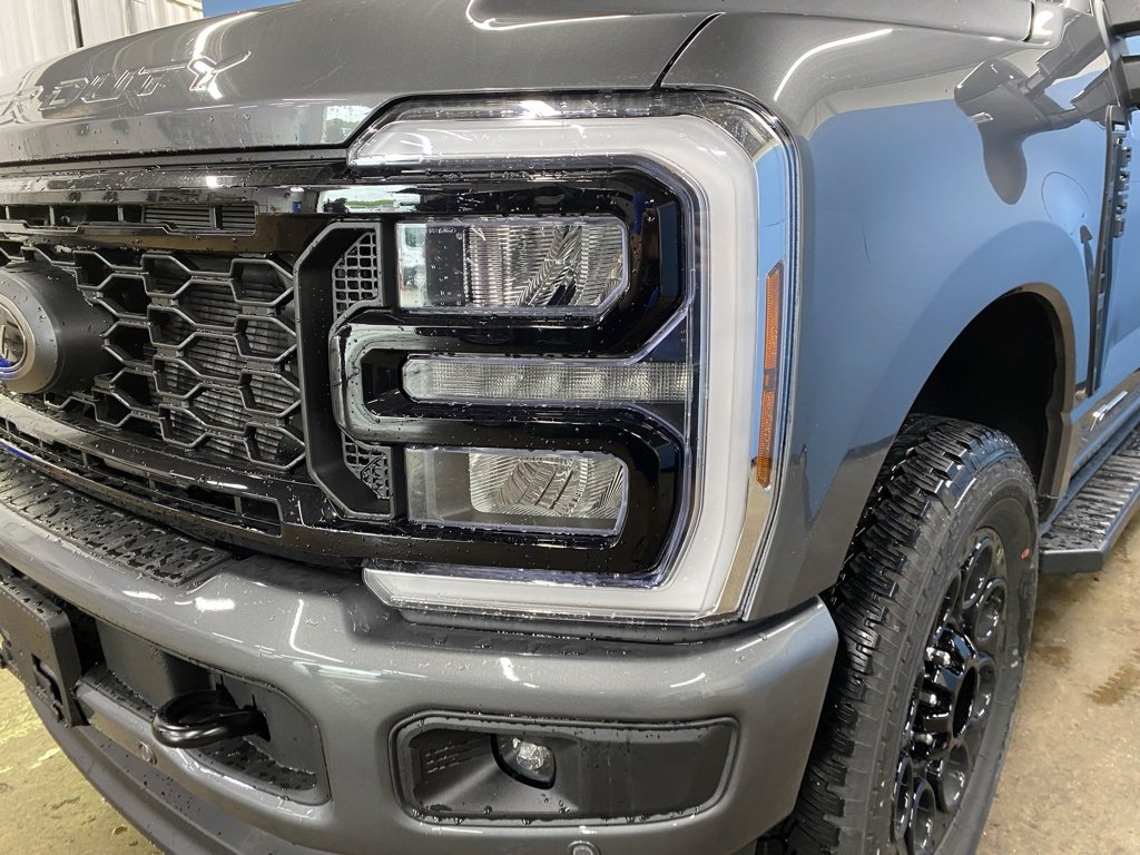 New 2025 Ford F250 Lariat w/ Lariat Ultimate Package image 5