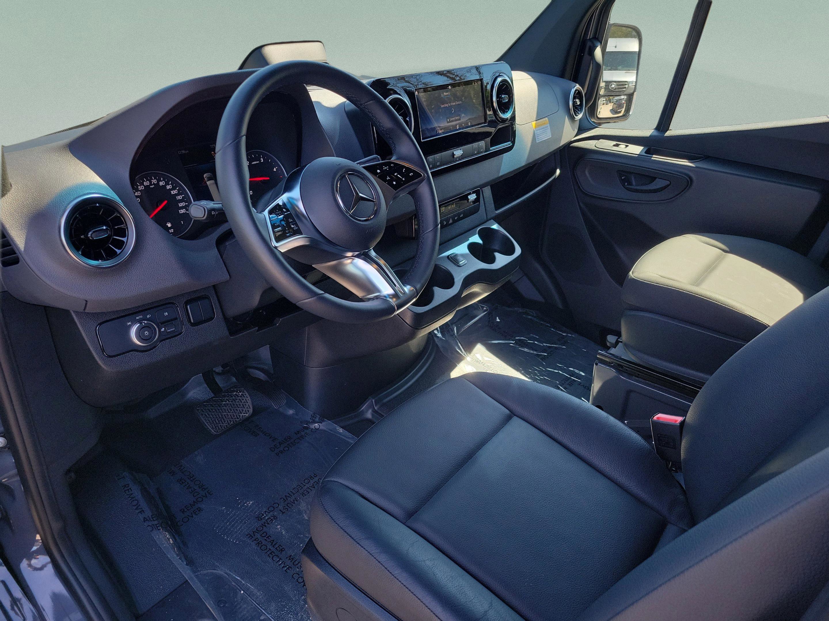 Used 2025 Mercedes-Benz Sprinter 2500 image 18