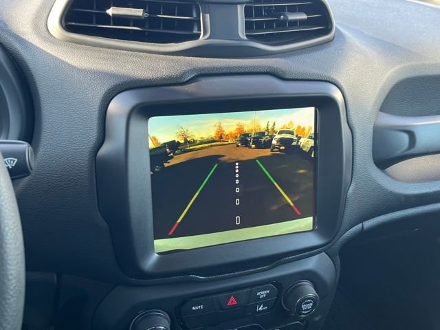 Used 2023 Jeep Renegade Latitude image 32