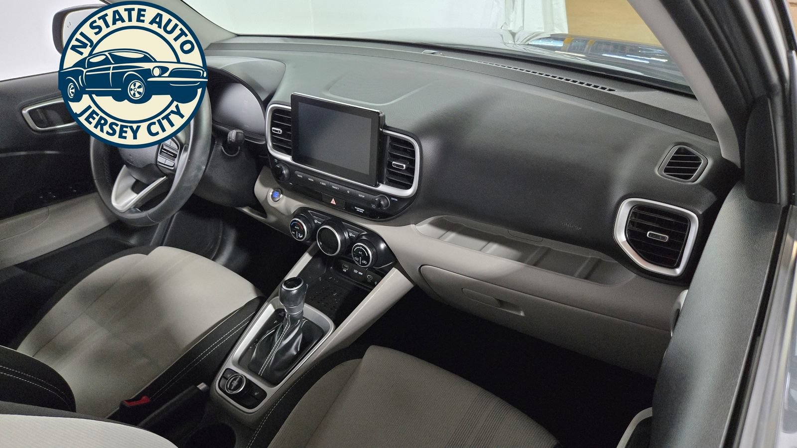 Used 2026 Hyundai Venue SEL FWD image 33