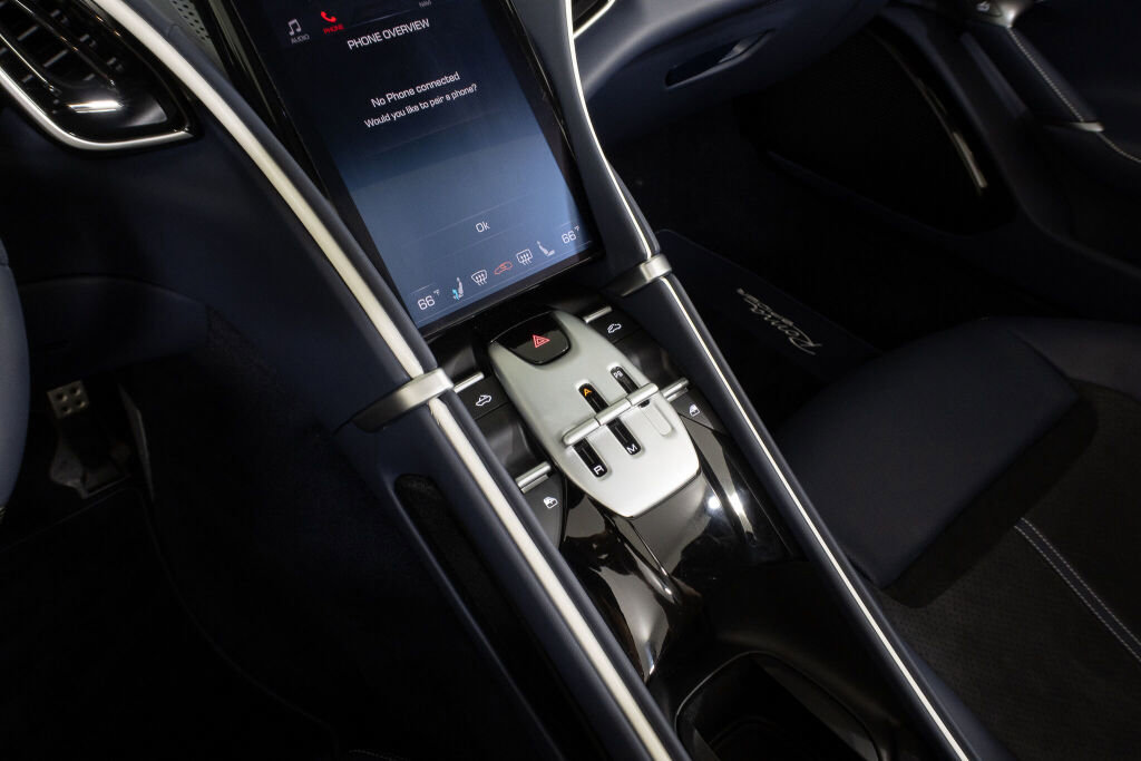 Used 2025 Ferrari Roma Spider image 39