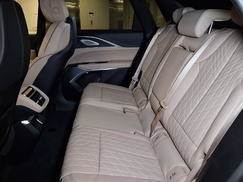 New 2026 Cadillac Lyriq Signature Sport w/ Nappa Leather Package RWD image 12