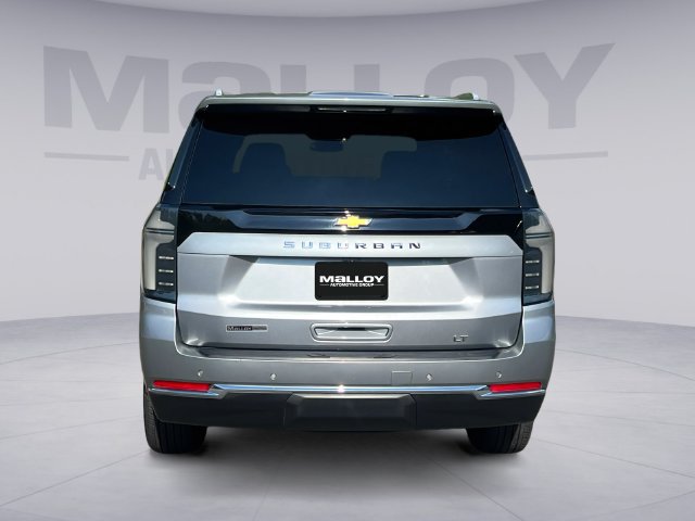 Used 2026 Chevrolet Suburban LT w/ Comfort Package AWD/4WD image 4