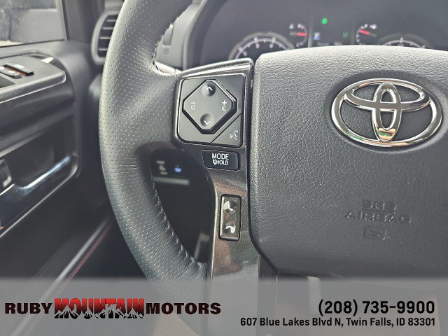 Used 2022 Toyota 4Runner TRD Off-Road AWD/4WD image 17