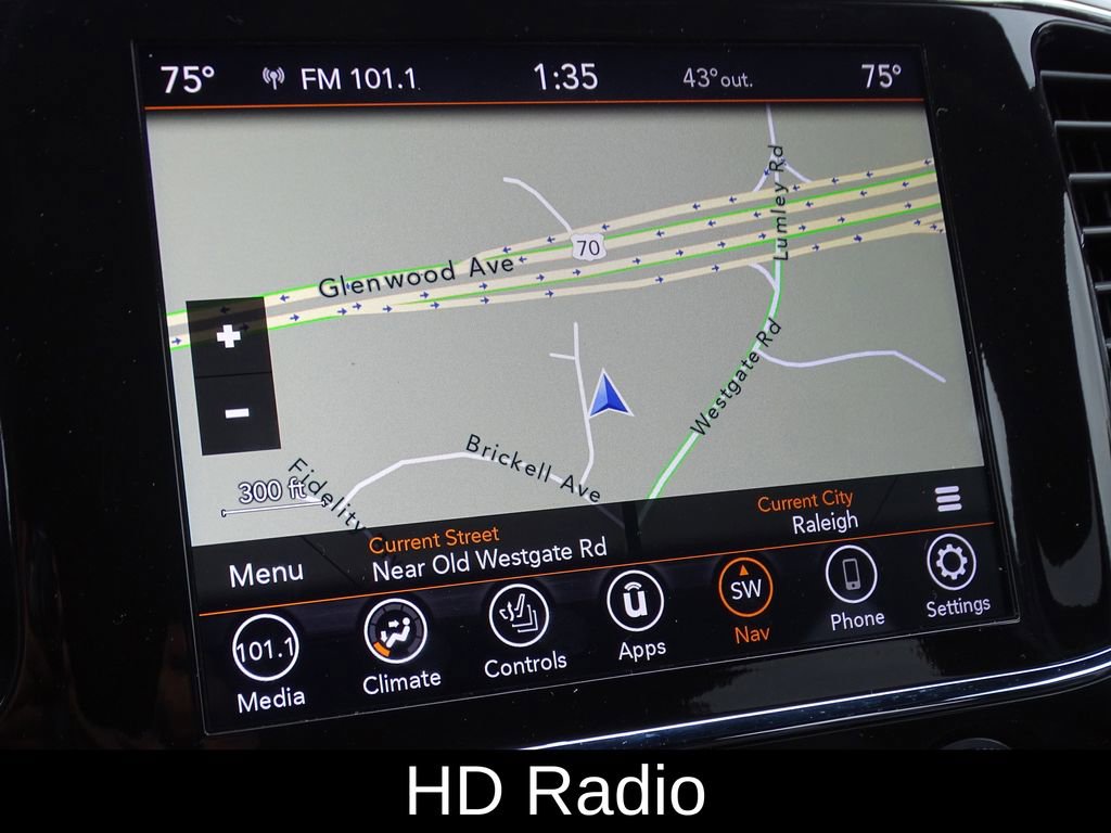 Used 2021 Jeep Grand Cherokee Laredo X image 8