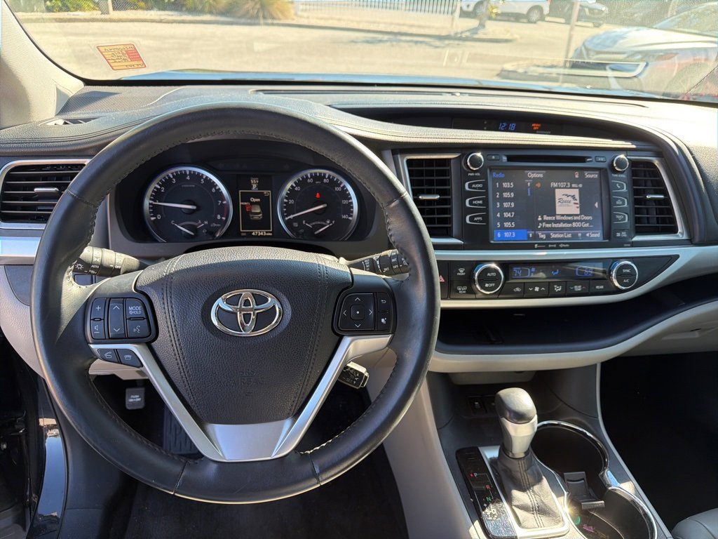 Used 2016 Toyota Highlander XLE image 25