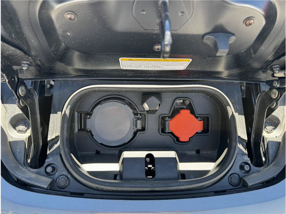 Used 2025 Nissan Leaf S FWD image 27