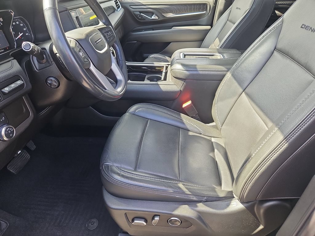 Used 2021 GMC Yukon XL Denali w/ Denali Premium Package AWD/4WD image 36
