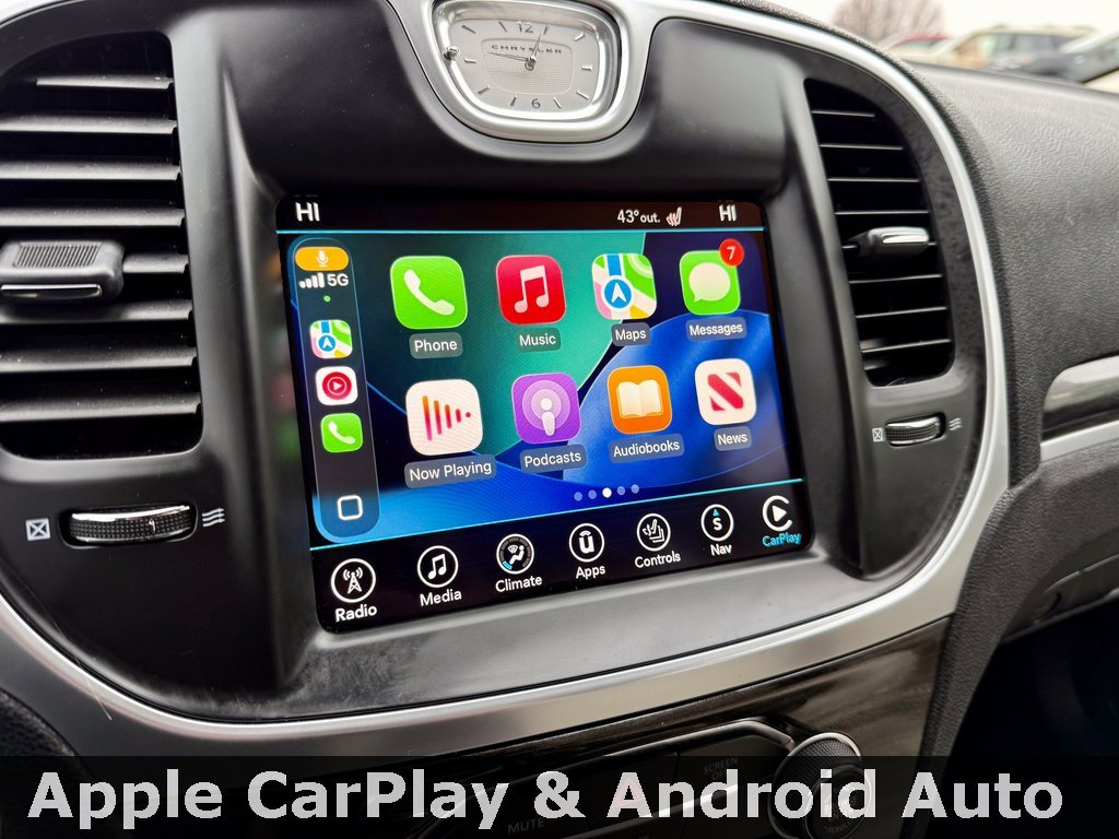 Used 2017 Chrysler 300 Limited w/ Value Package image 27