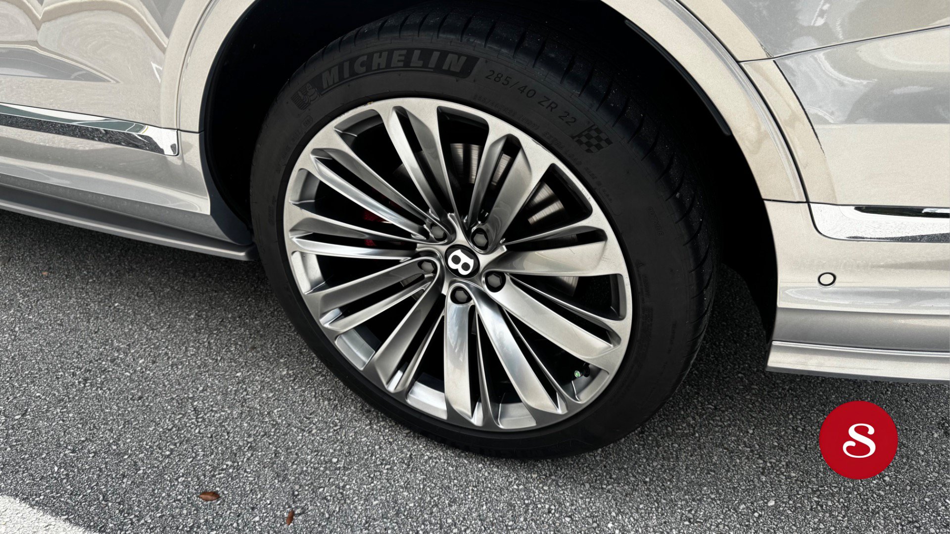 Used 2022 Bentley Bentayga Speed AWD/4WD image 12