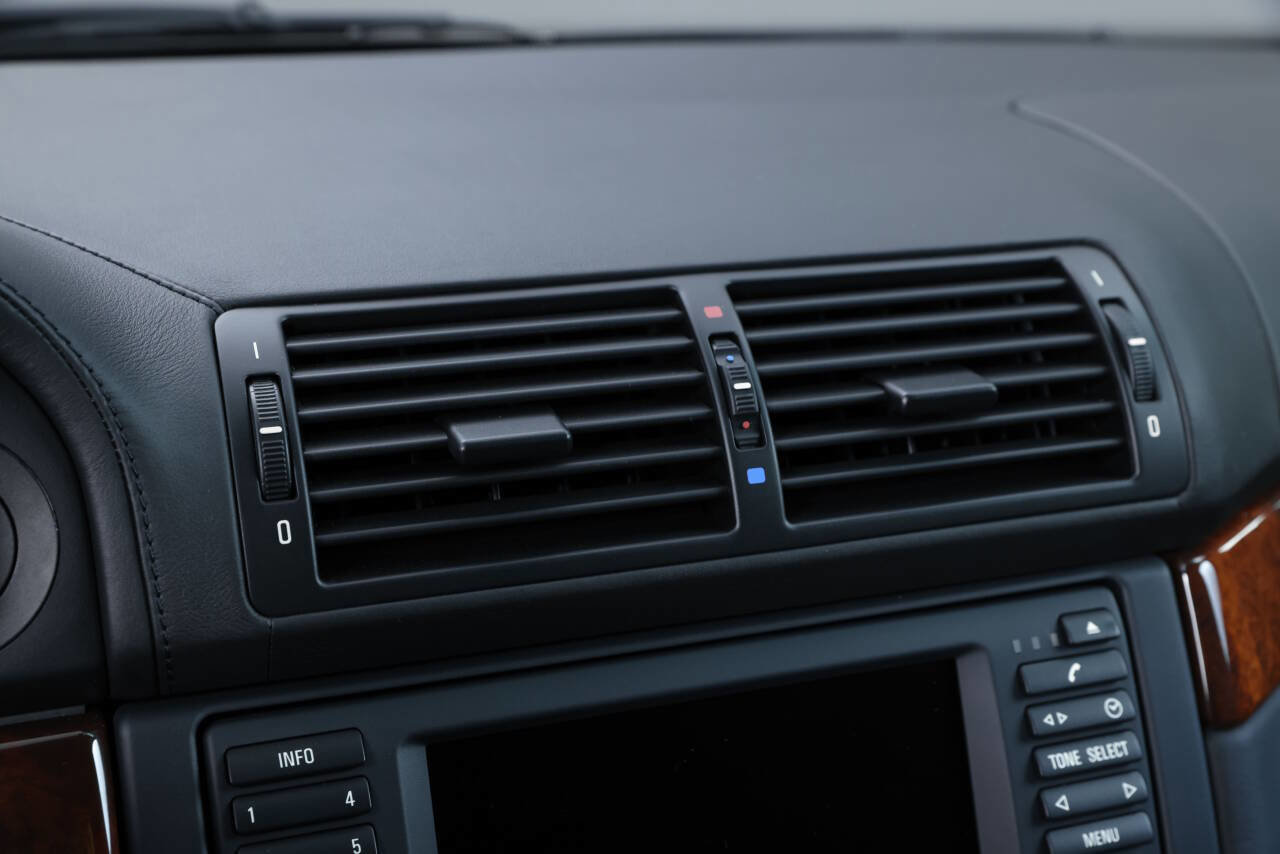 Used 2003 BMW M5 image 57