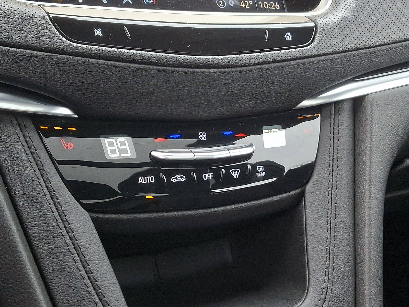 Used 2025 Cadillac XT5 Premium Luxury image 16