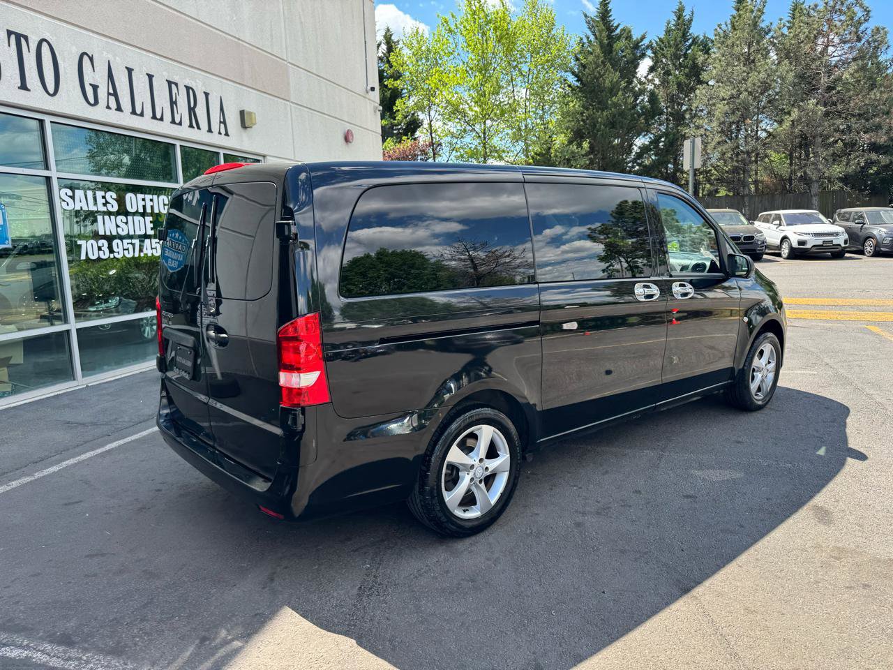 Used 2017 Mercedes-Benz Metris Passenger image 5