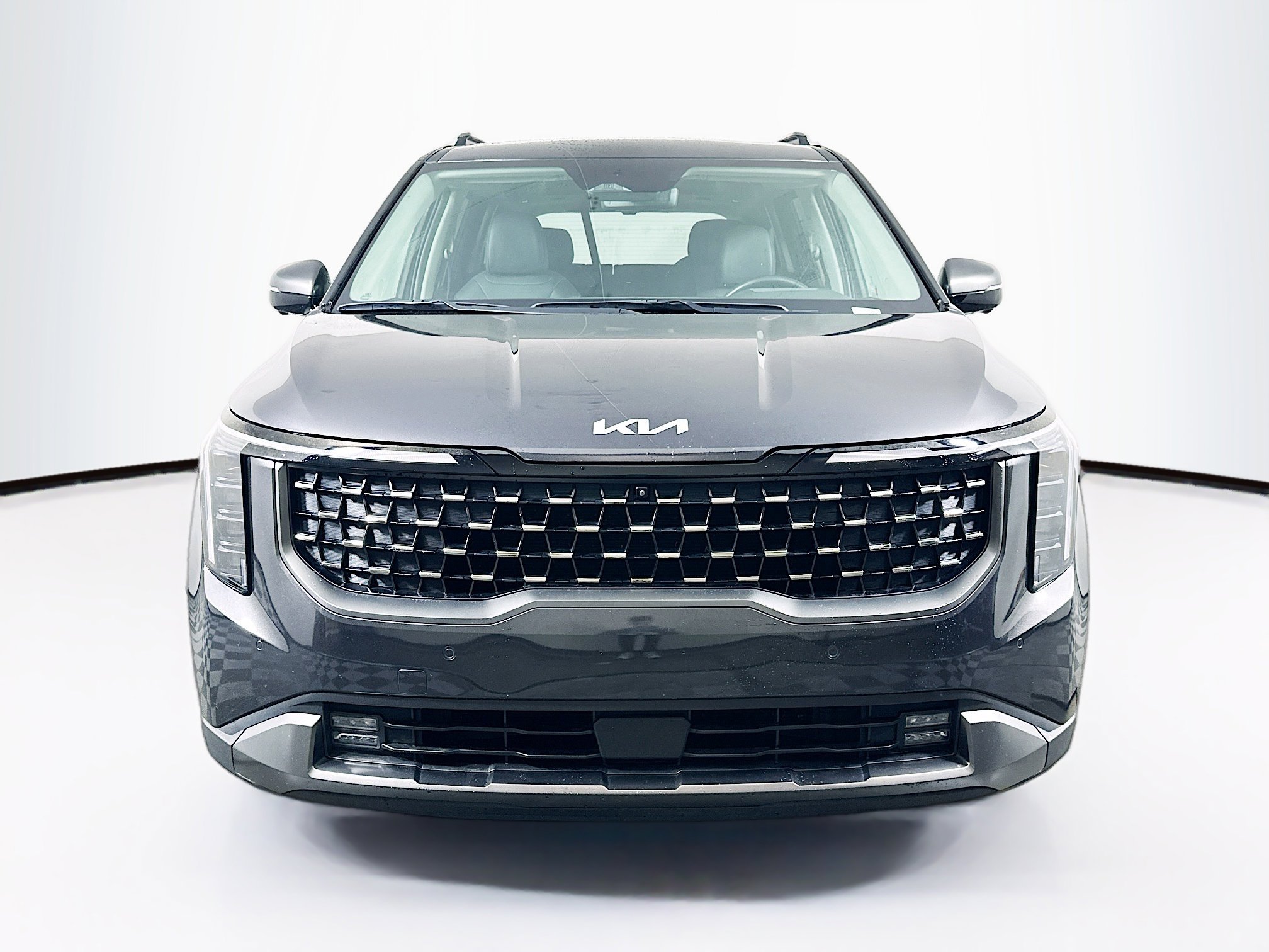 Used 2025 Kia Carnival SX Prestige image 2