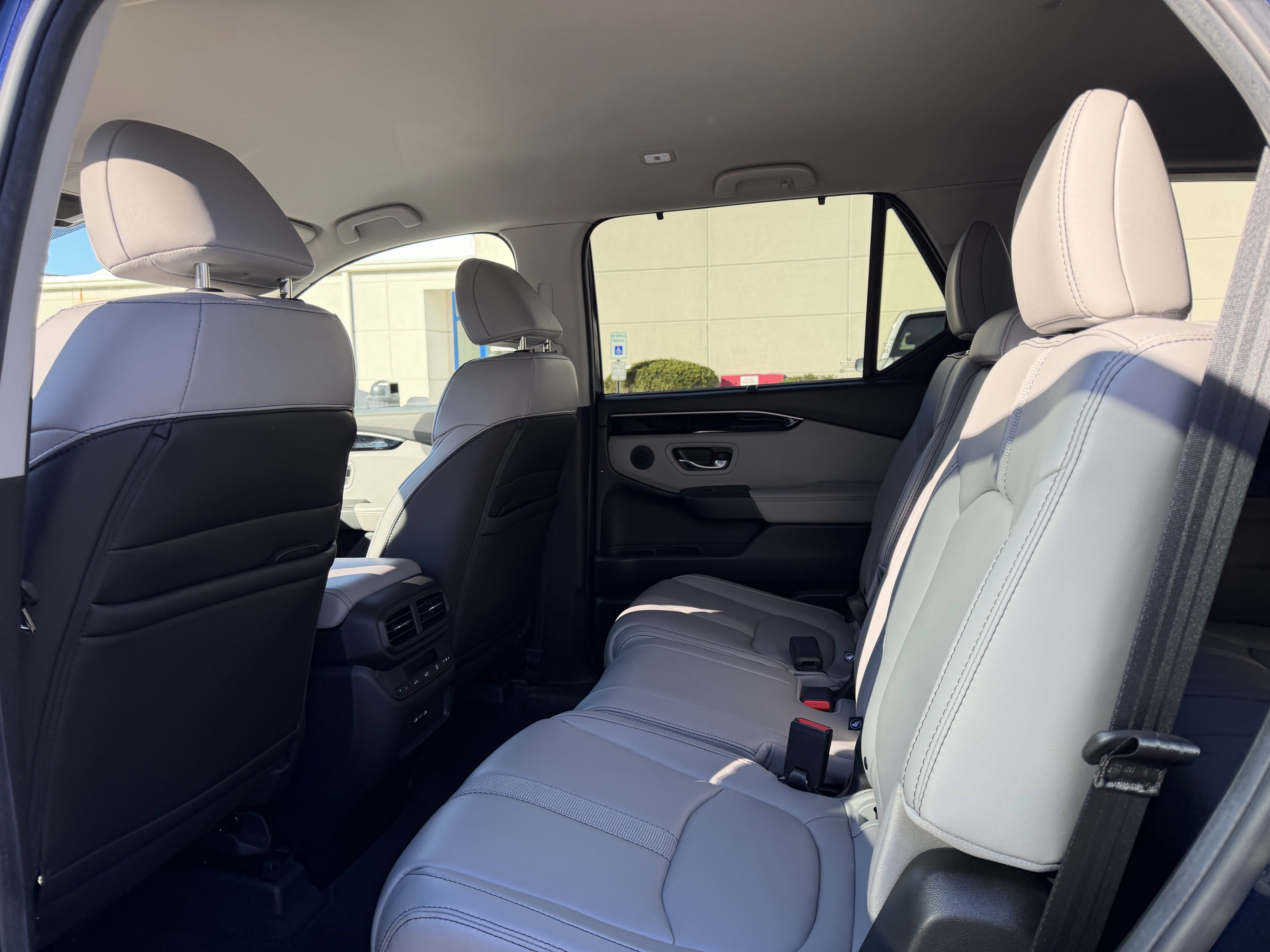 Used 2025 Honda Pilot EX-L image 25