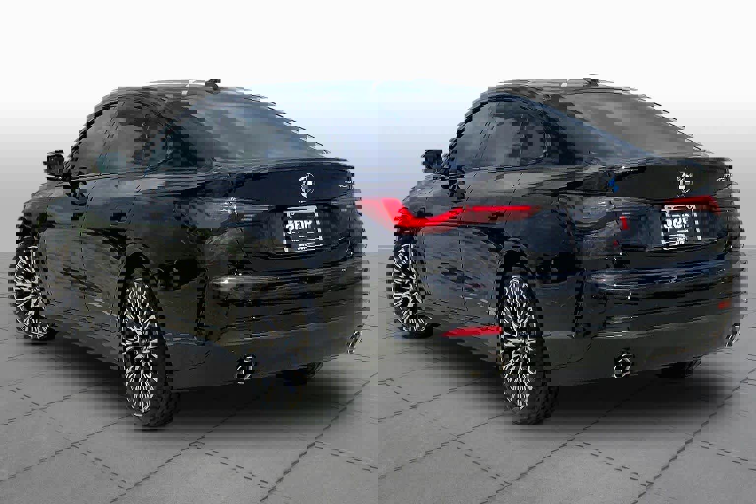 Used 2022 BMW 430i Gran Coupe w/ M Sport Package image 11