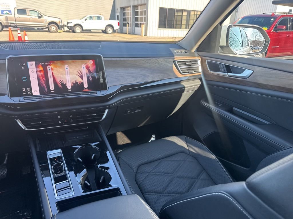 Used 2025 Volkswagen Atlas SE image 10