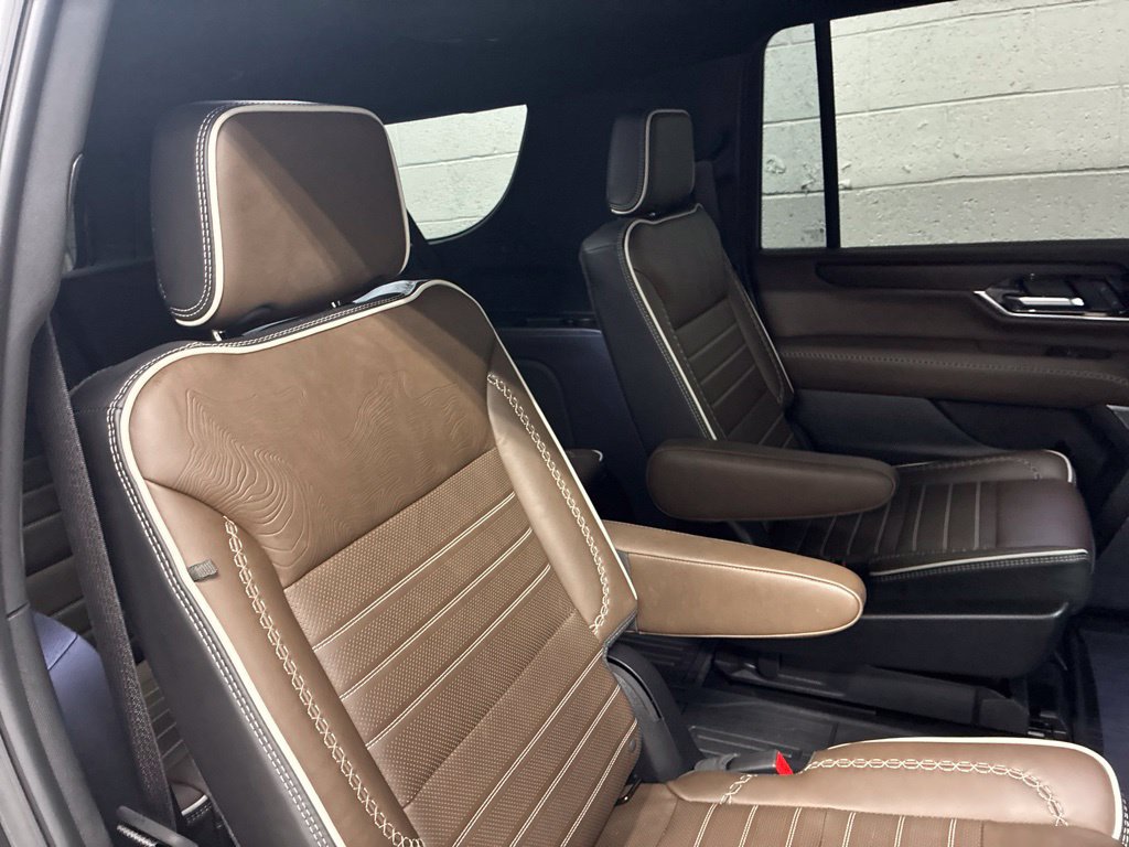 Used 2026 GMC Yukon XL Denali Ultimate w/ LPO, Floor Liner Package AWD/4WD image 16