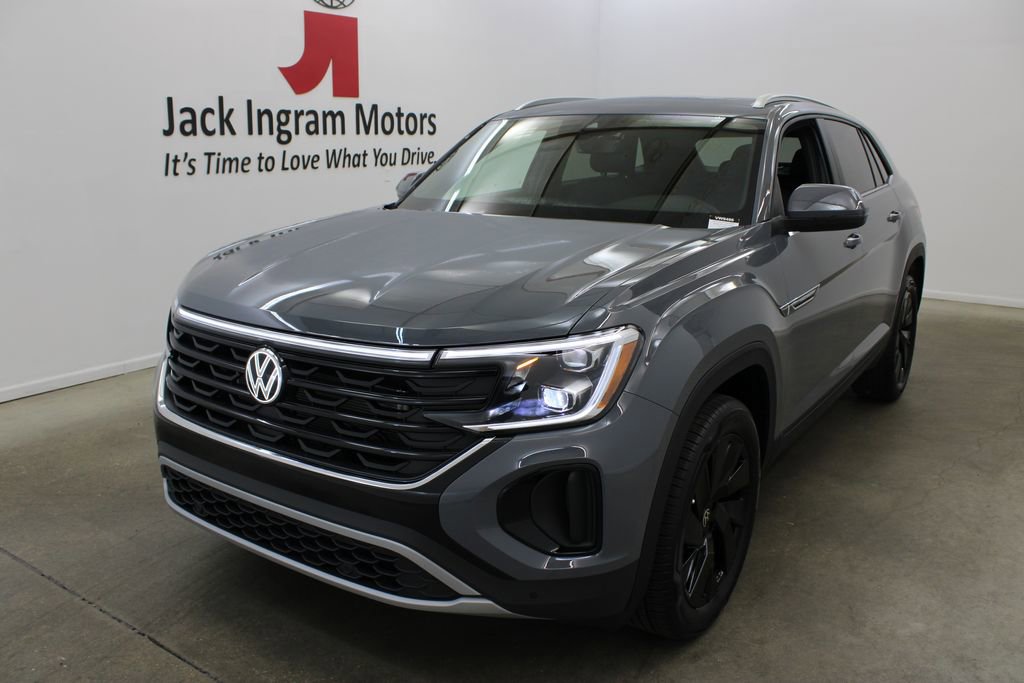 New 2026 Volkswagen Atlas Cross Sport SE FWD image 2