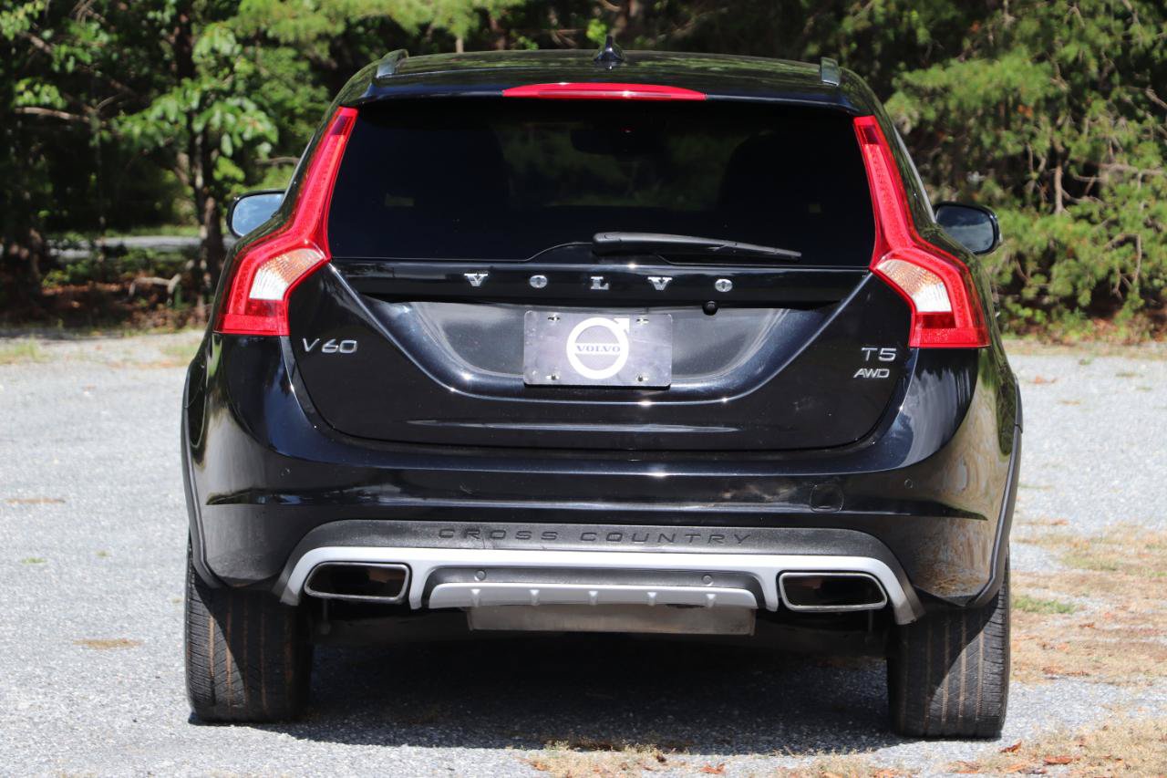 Used 2018 Volvo V60 T5 Cross Country w/ Convenience Package AWD/4WD image 4